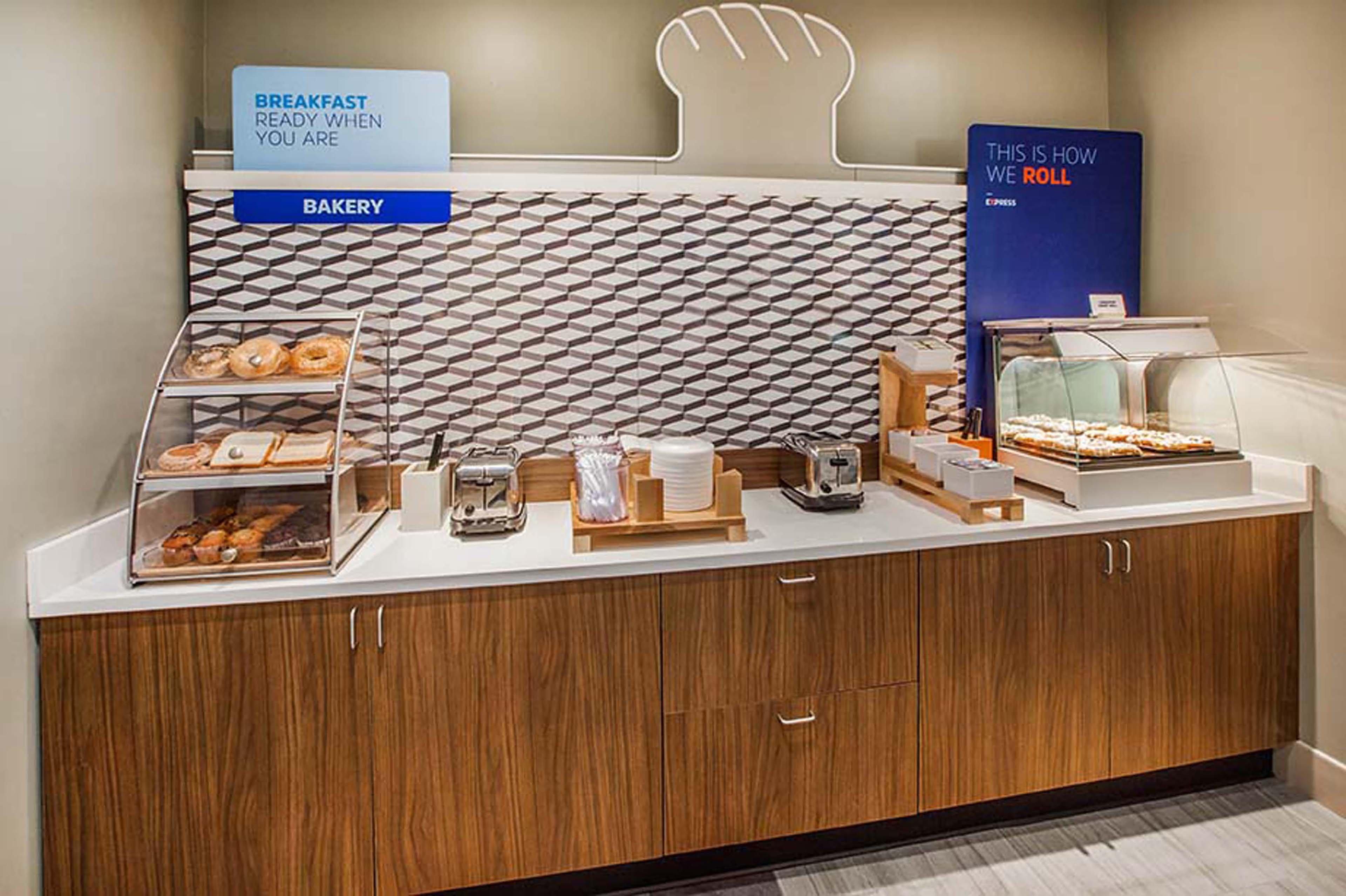 Holiday Inn Express & Suites Brookhaven By Ihg Екстериор снимка