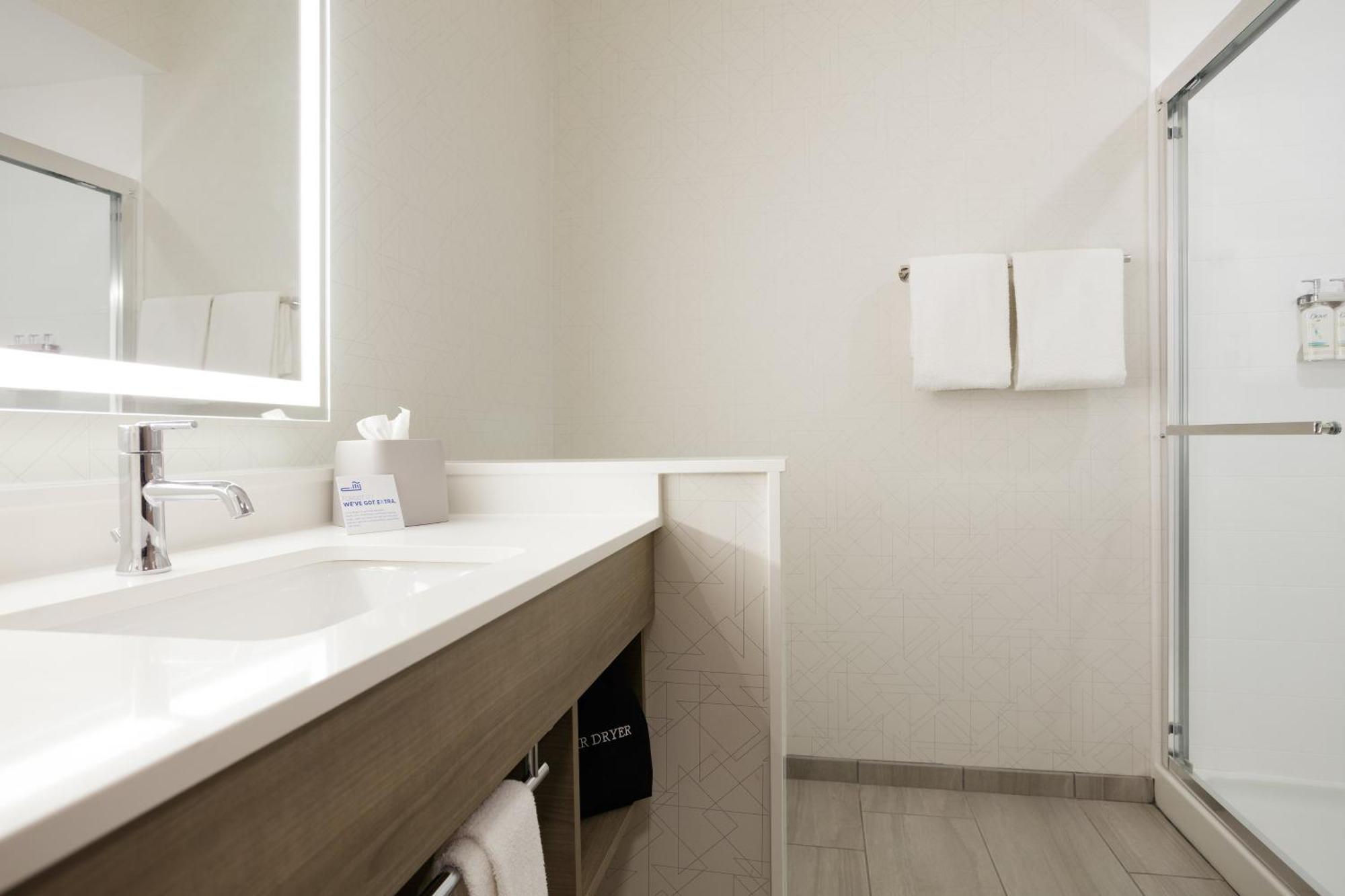 Holiday Inn Express & Suites Brookhaven By Ihg Екстериор снимка