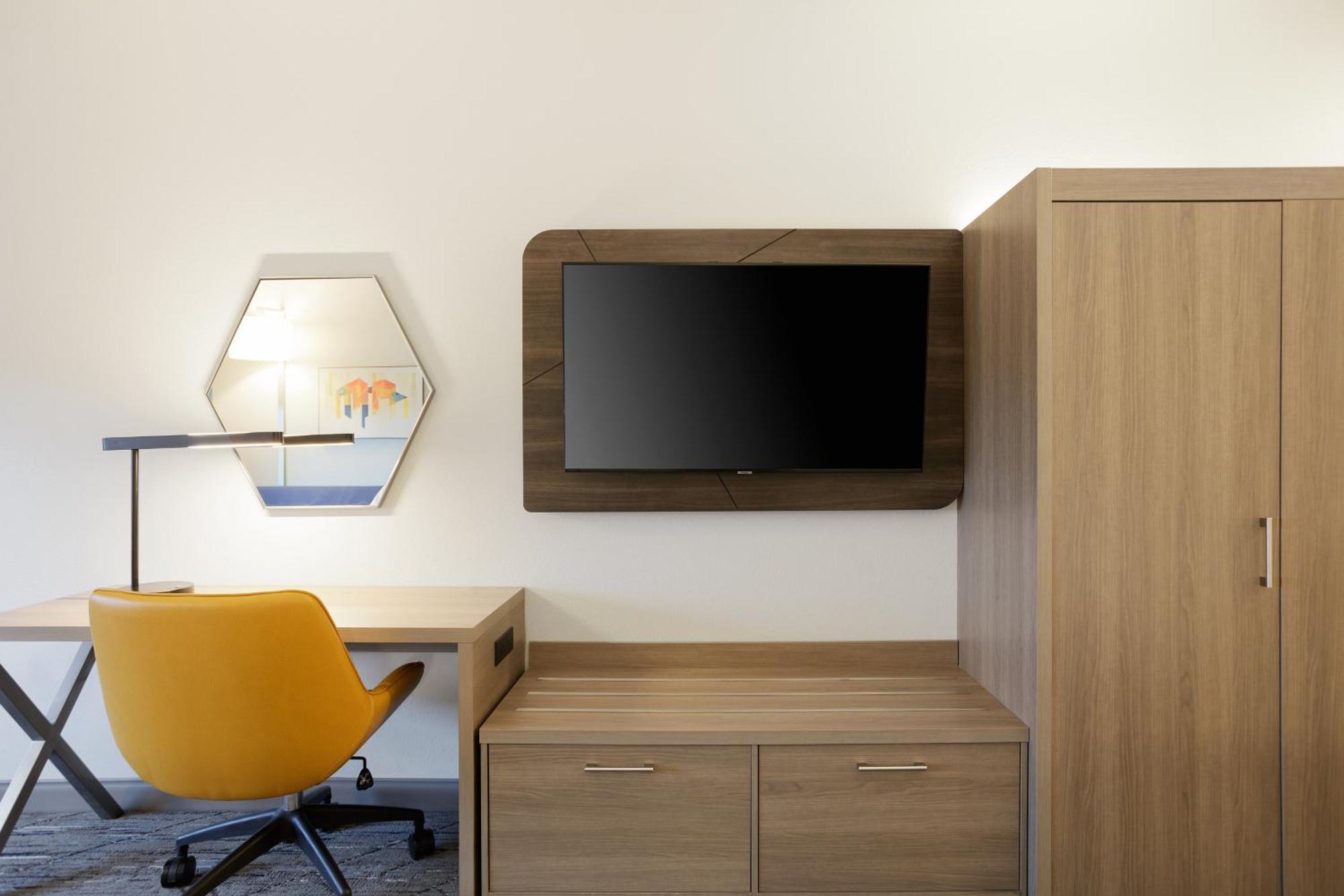 Holiday Inn Express & Suites Brookhaven By Ihg Екстериор снимка