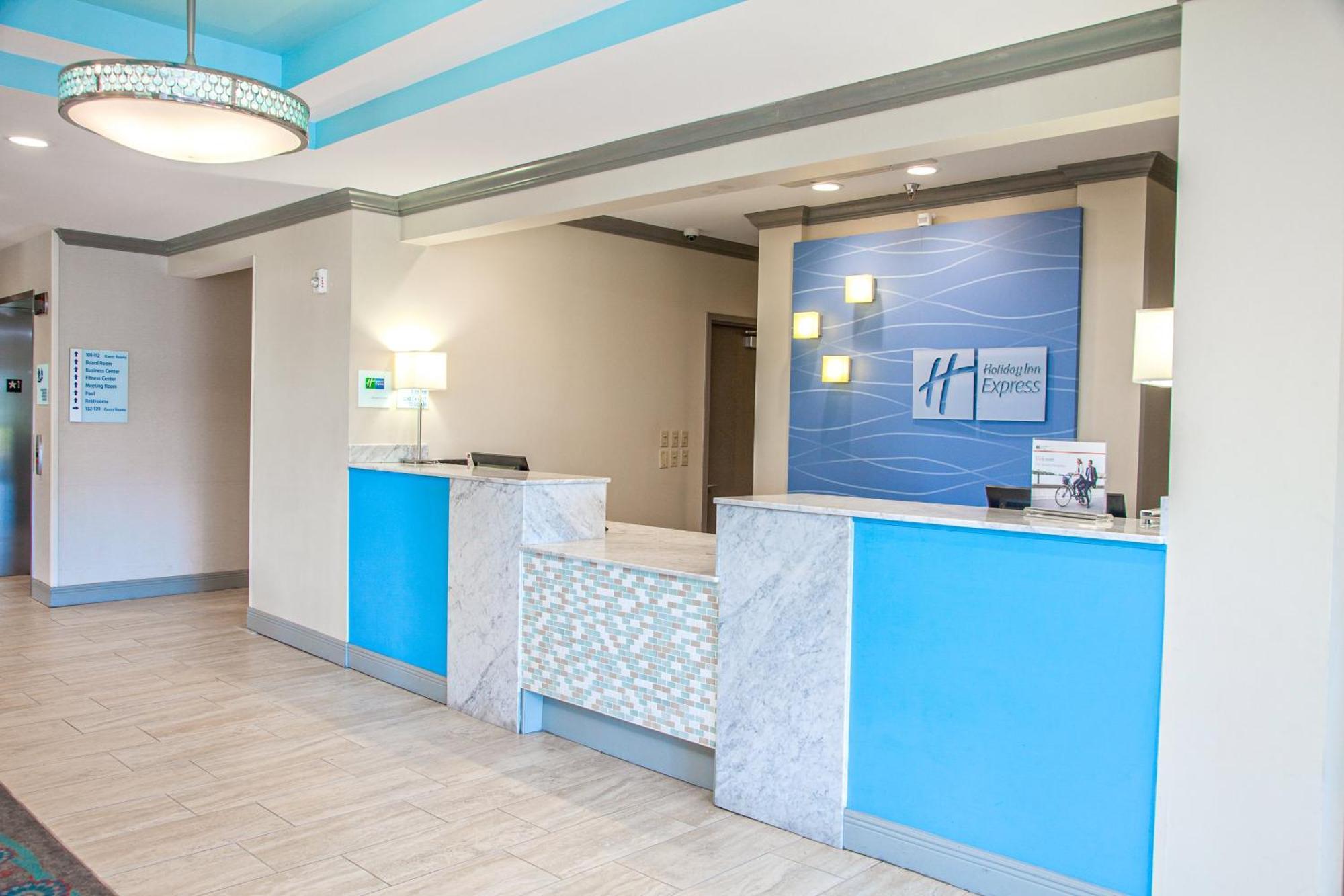 Holiday Inn Express & Suites Brookhaven By Ihg Екстериор снимка