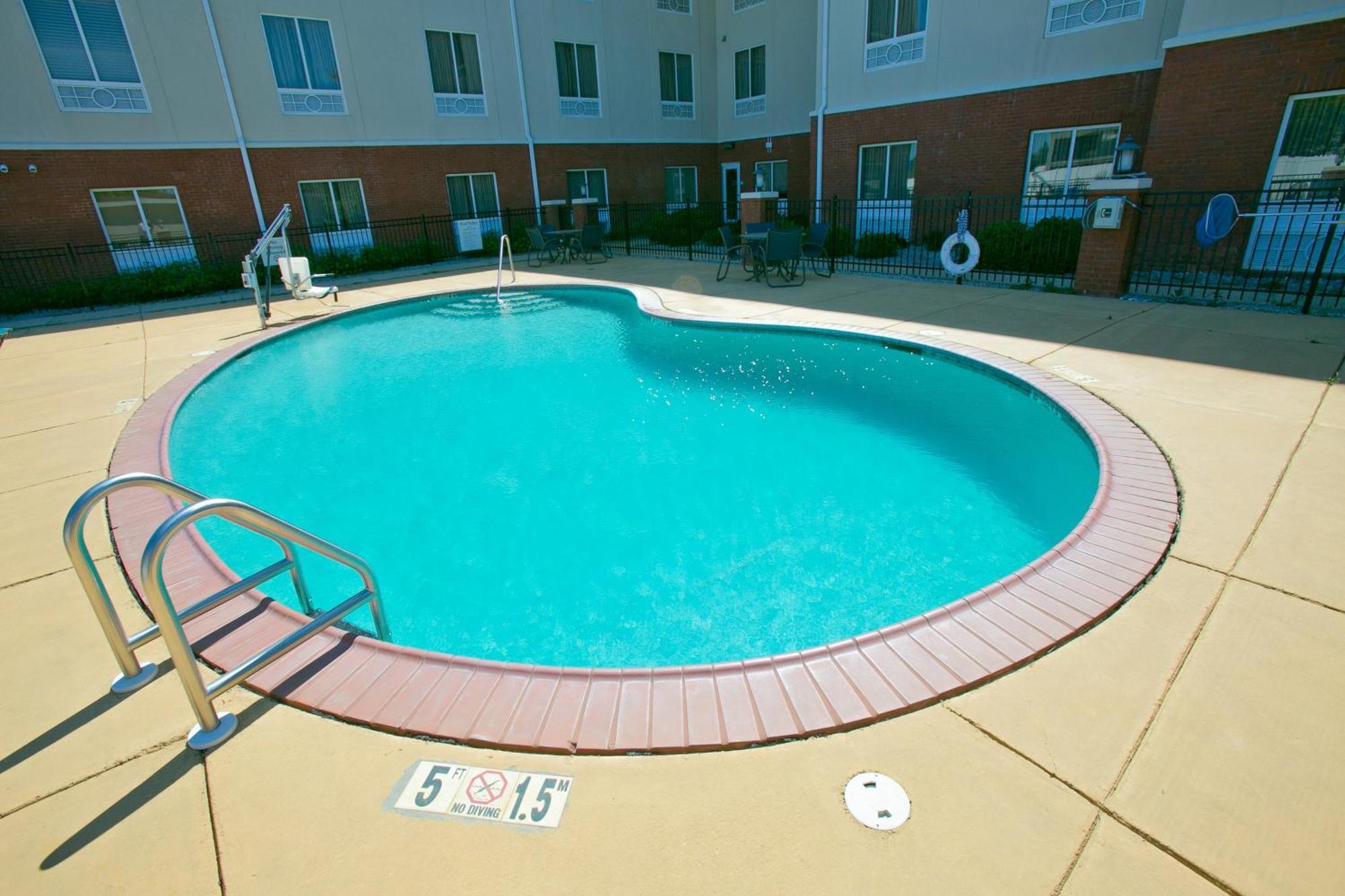 Holiday Inn Express & Suites Brookhaven By Ihg Екстериор снимка